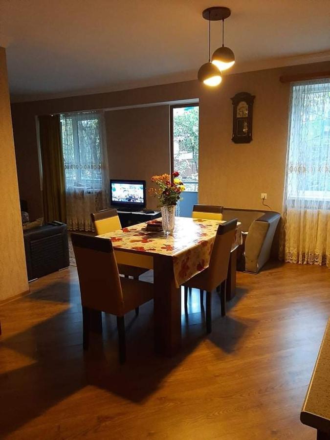 Hotel Family Hotel Chiatura ภายนอก รูปภาพ